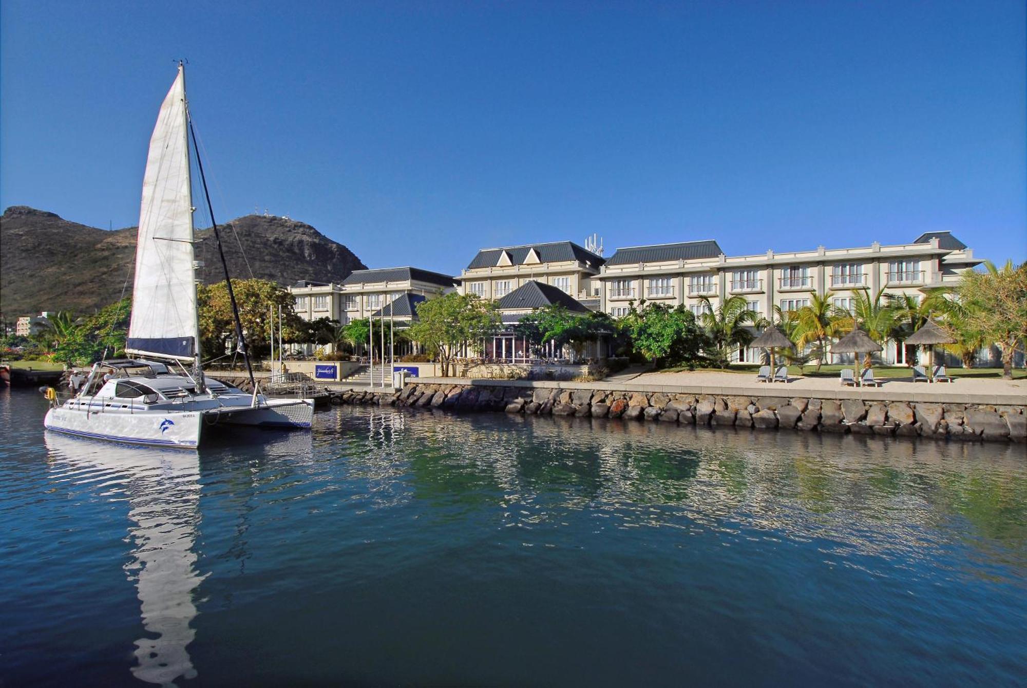 Le Suffren Hotel & Marina Port Louis Dış mekan fotoğraf