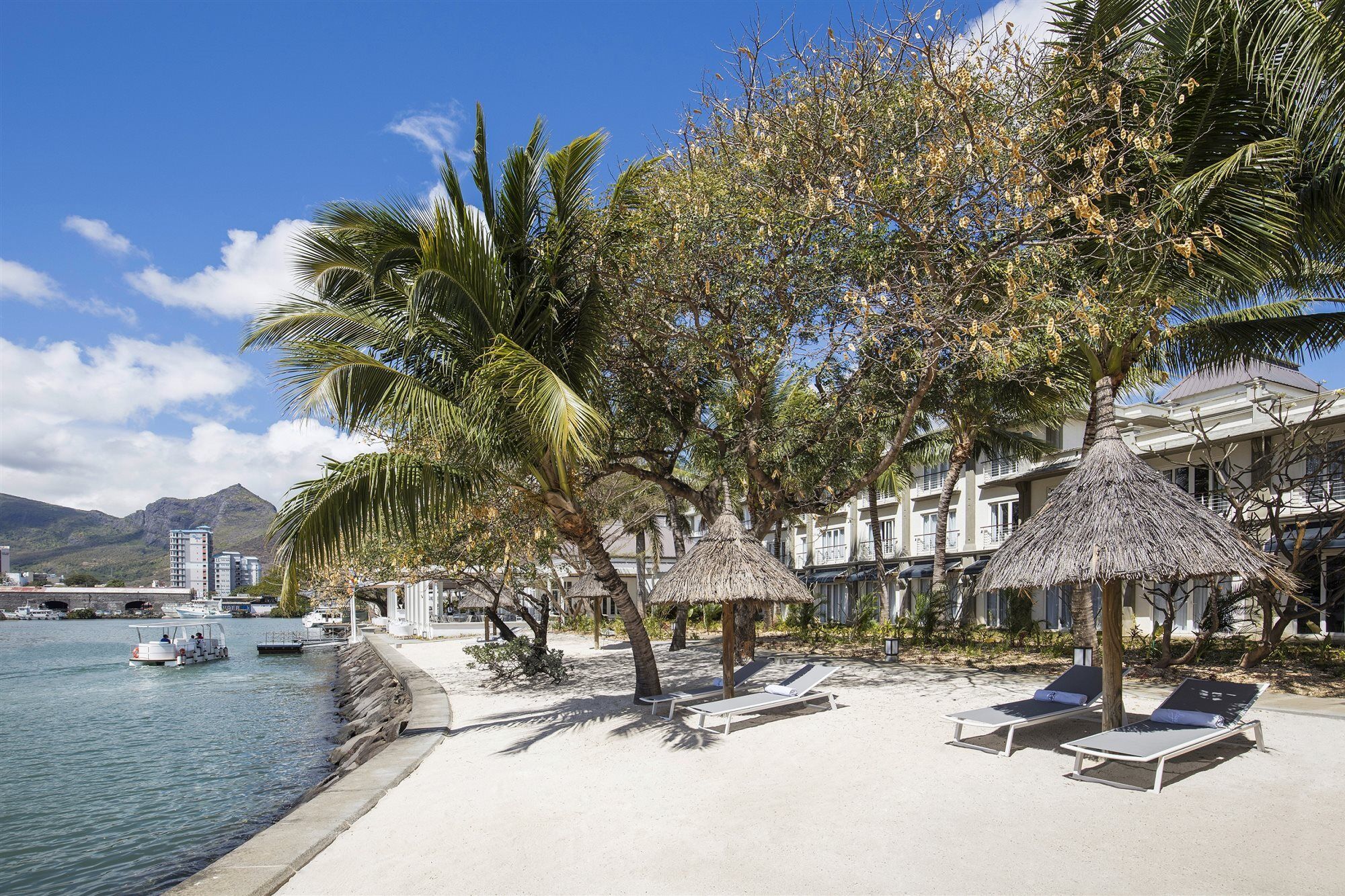 Le Suffren Hotel & Marina Port Louis Dış mekan fotoğraf